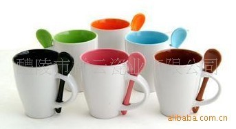 醴陵祥云瓷業(yè) 專業(yè)生產(chǎn)的環(huán)保日用陶瓷烤花杯碗盤，品質(zhì)與美學(xué)的雙重之選